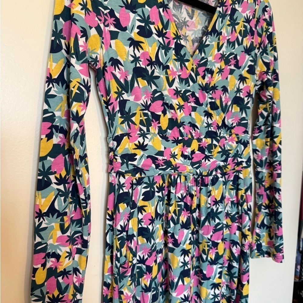 Boden Layla Jersey Dress Beautiful Print Size 2P in Like New Condition - Picture 7 of 10